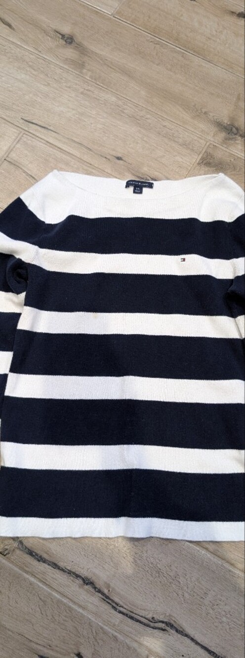 Tommy Hilfiger Women’s Navy and White Striped Crewneck Sweater